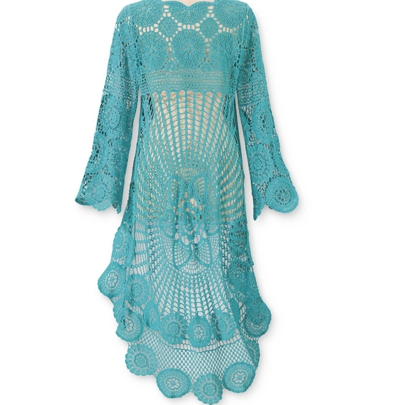 Pyramid Collection Crochet All Day High Low Tunic with Bell Sleeves - Picture 3 of 16